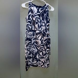 Beautiful Ann Taylor floral dress 2p Size